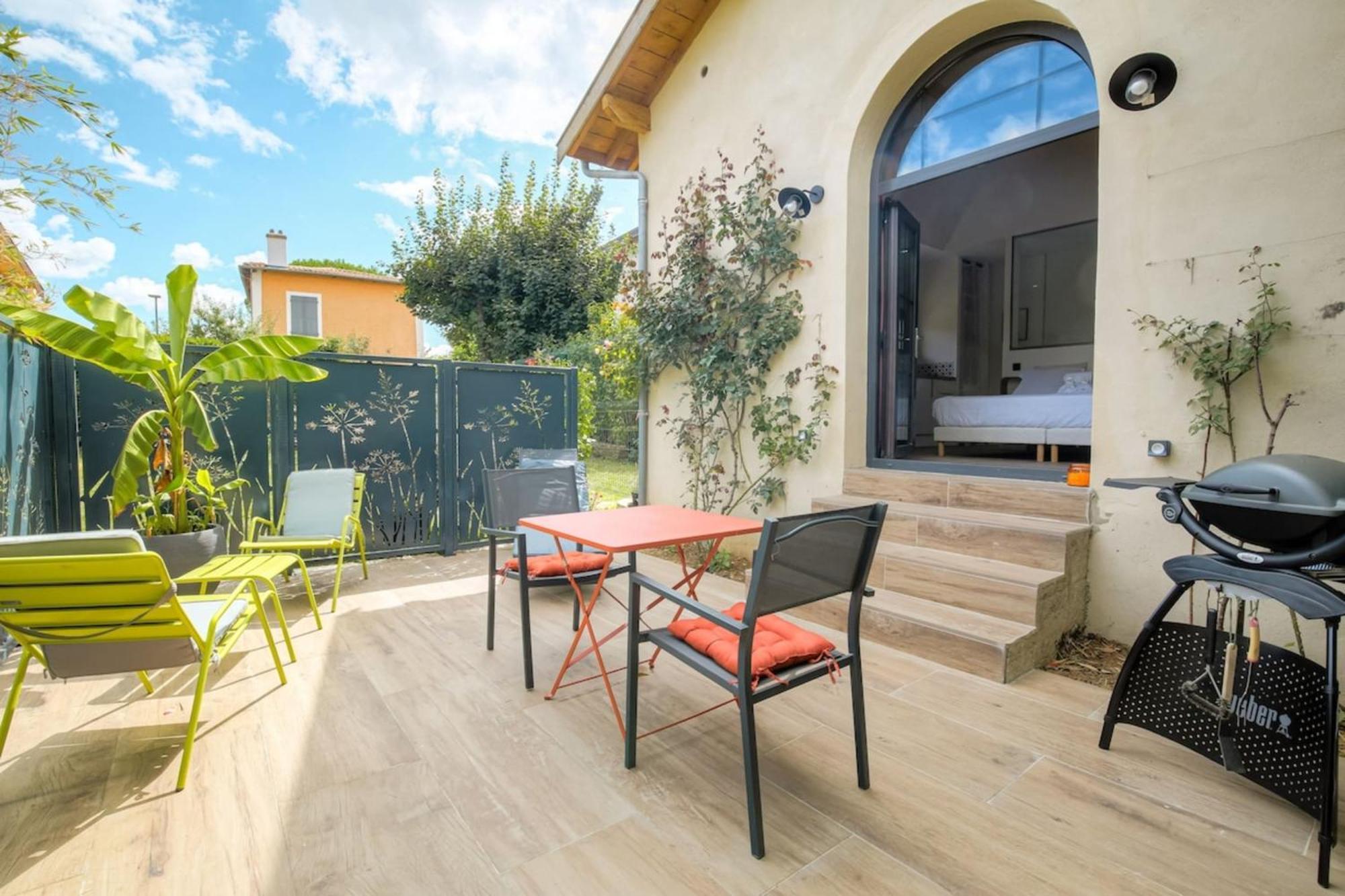 Romantique Et Sensuelle Dardilly Exterior photo