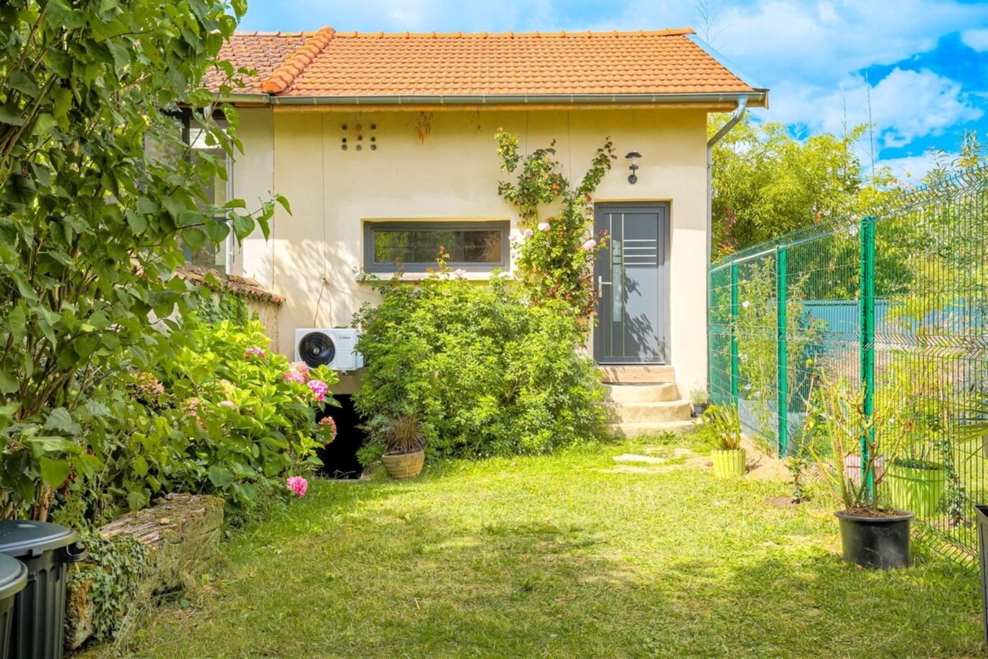 Romantique Et Sensuelle Dardilly Exterior photo